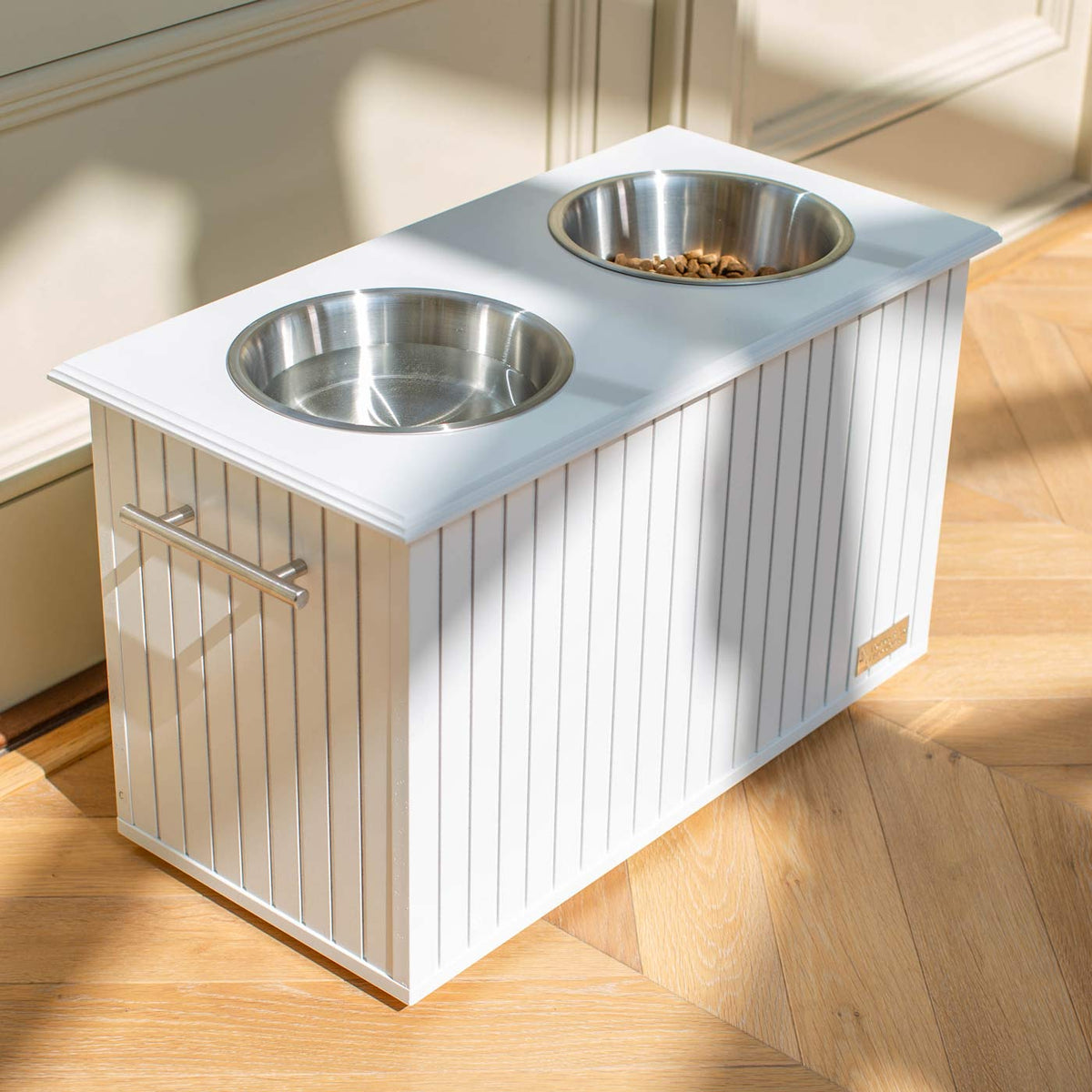 Wooden Pet Feeder in White, view 6