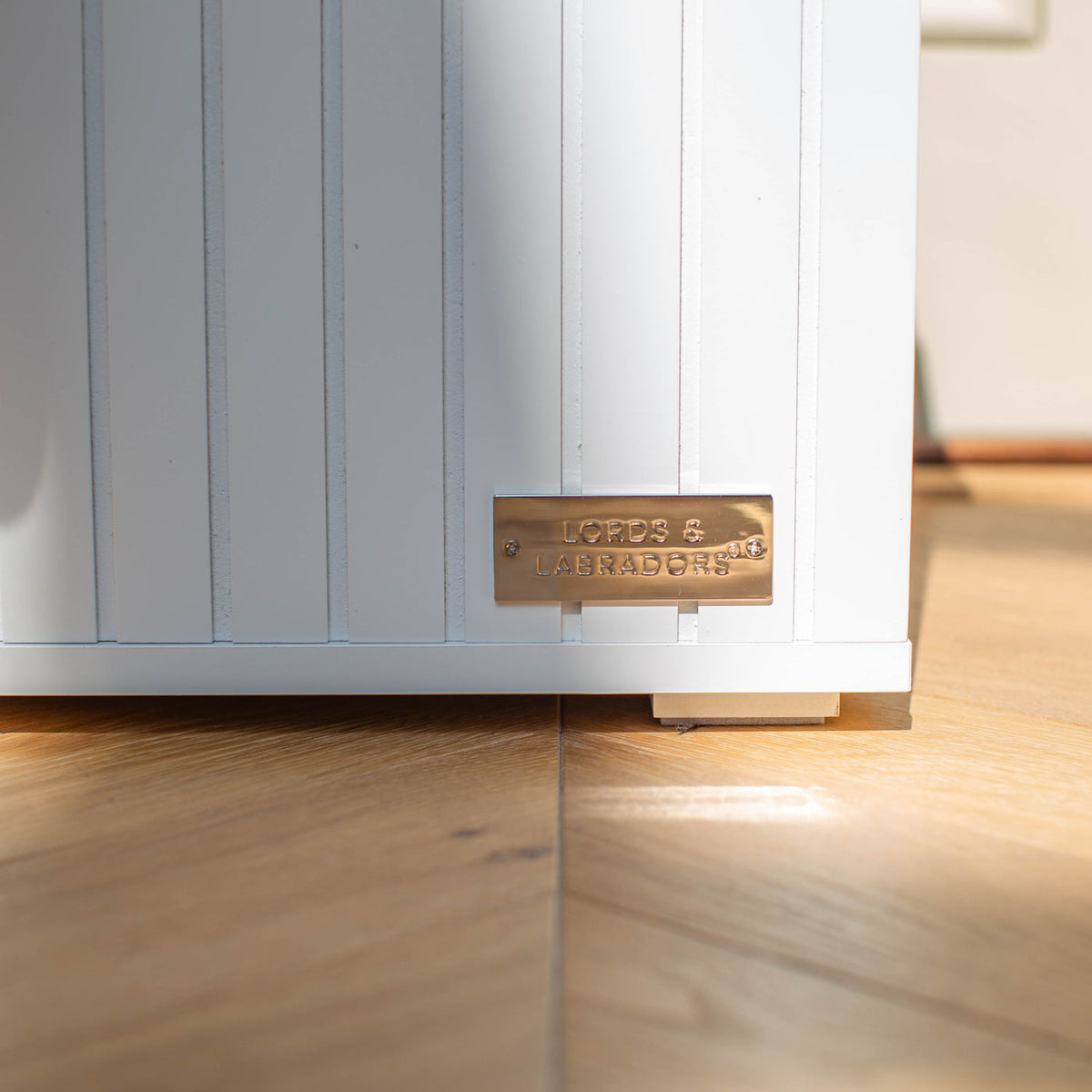 Wooden Pet Feeder in White, view 4