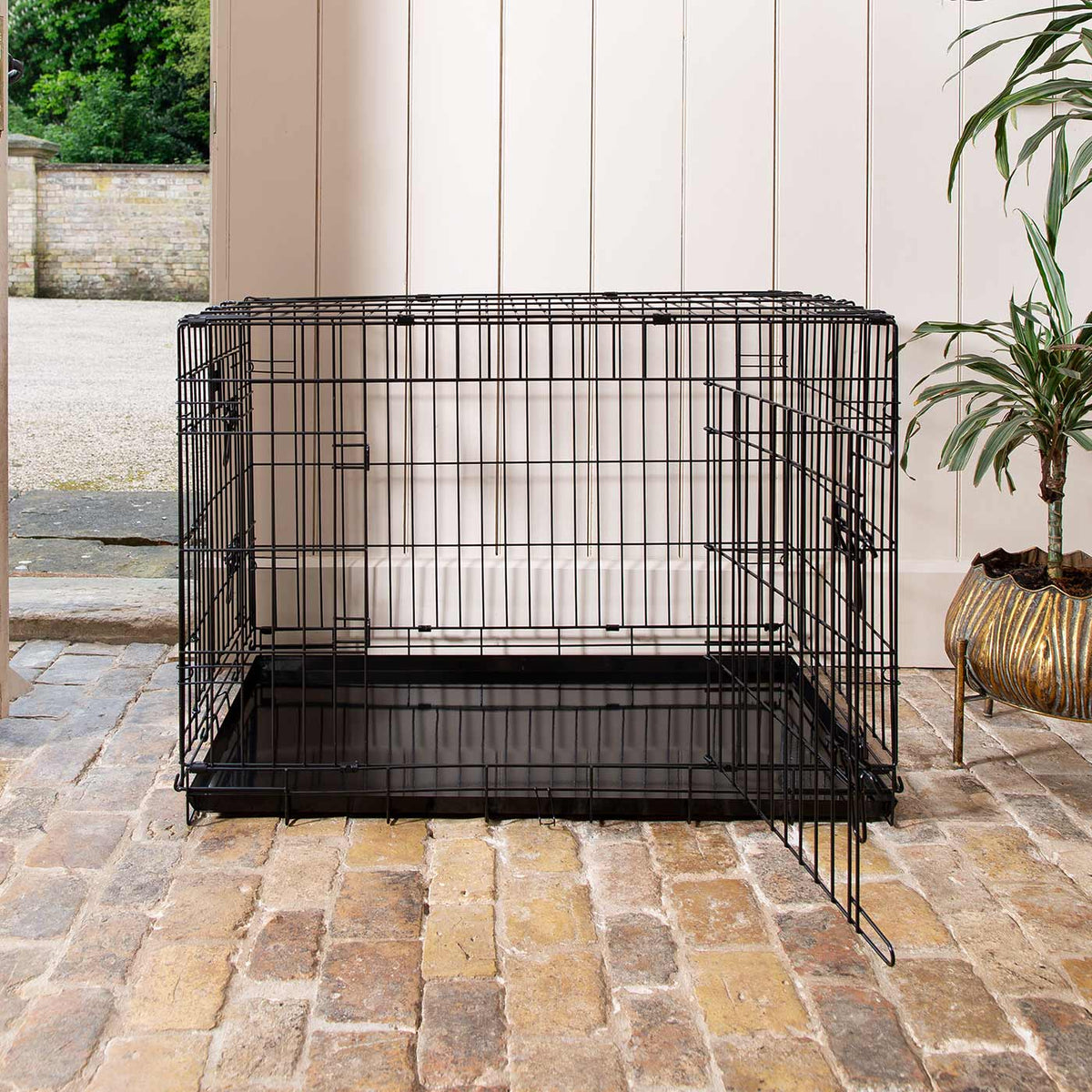 Heavy Duty Deluxe Dog Crate in Black