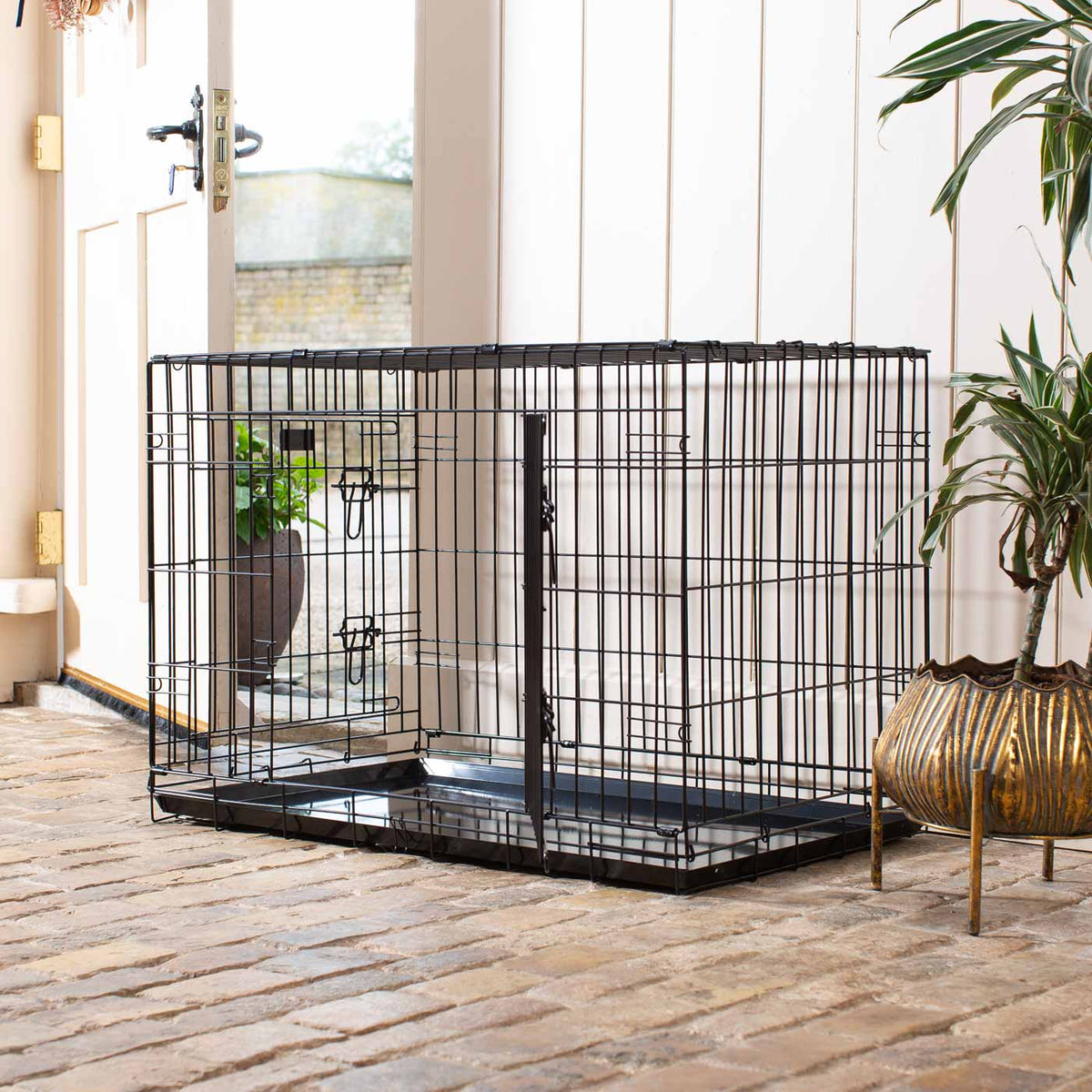 Heavy Duty Deluxe Dog Crate in Black, view 4