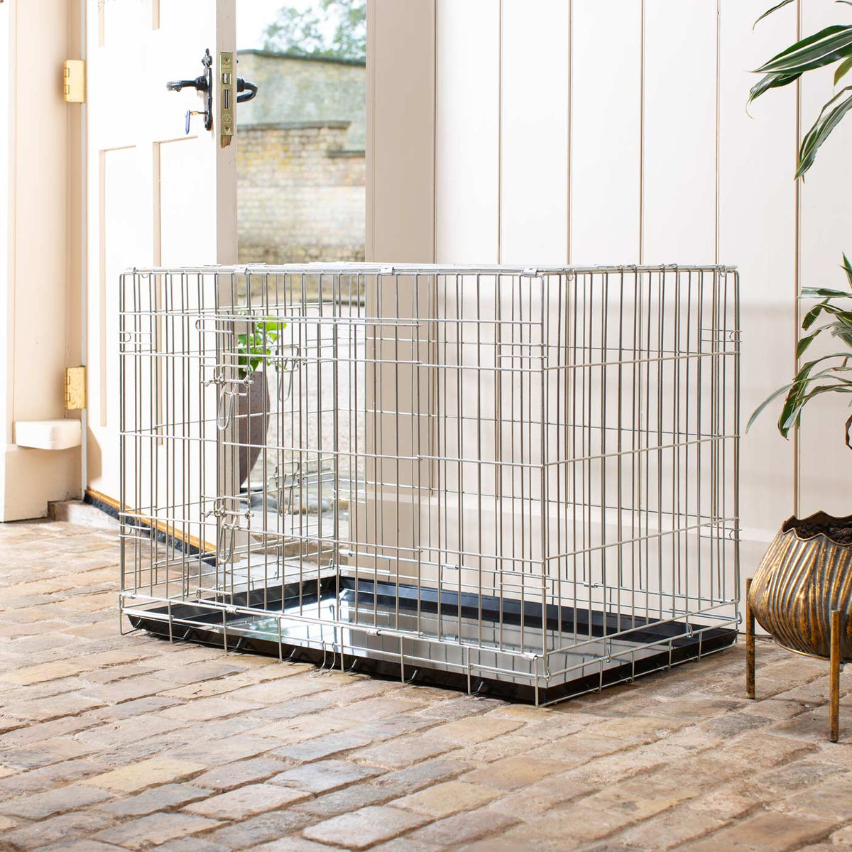 Heavy Duty Deluxe Dog Crate in Silver, view 3